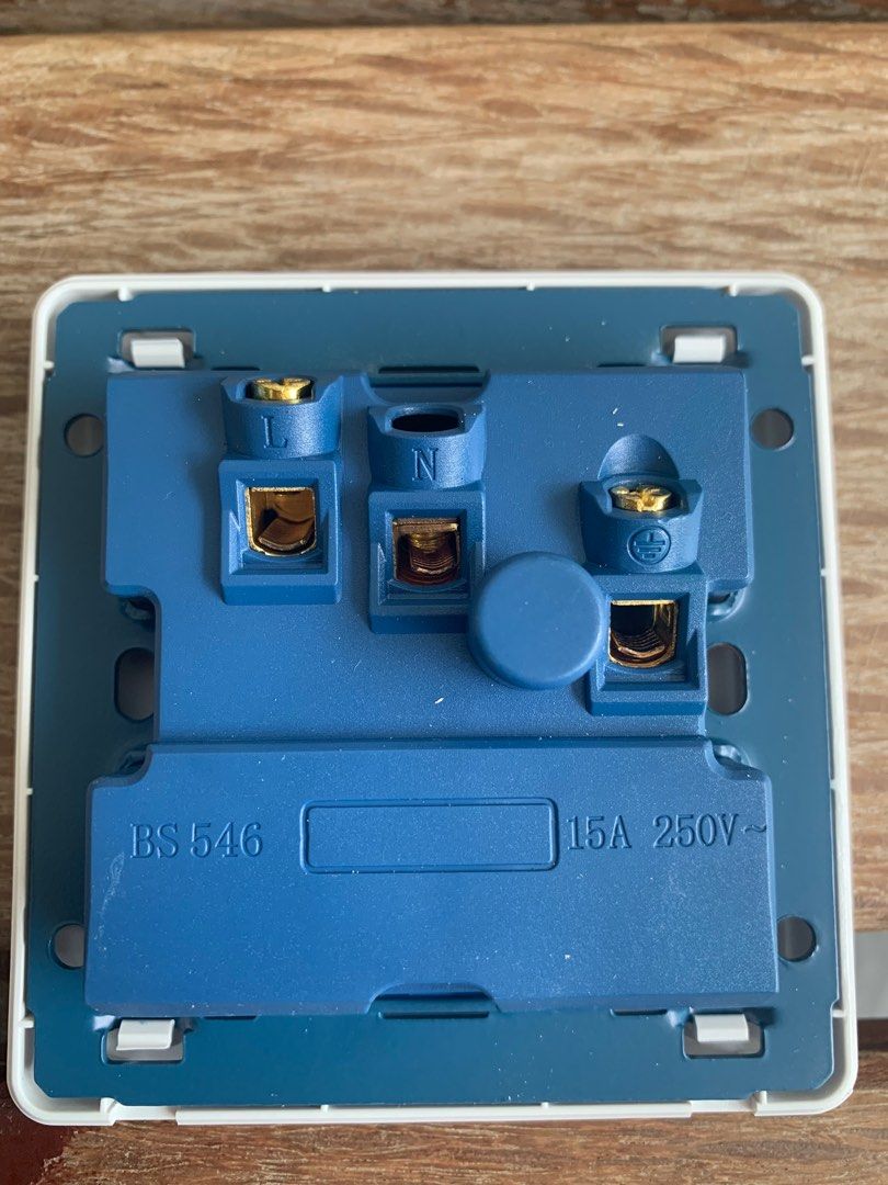 15A socket (Category: Electrical, Adaptors & Sockets) located in Johor Bahru. Submitted by toothless__1801 (Listing ID 1279250060, Image 2). Description: Brand new. Never used. Still in box. .