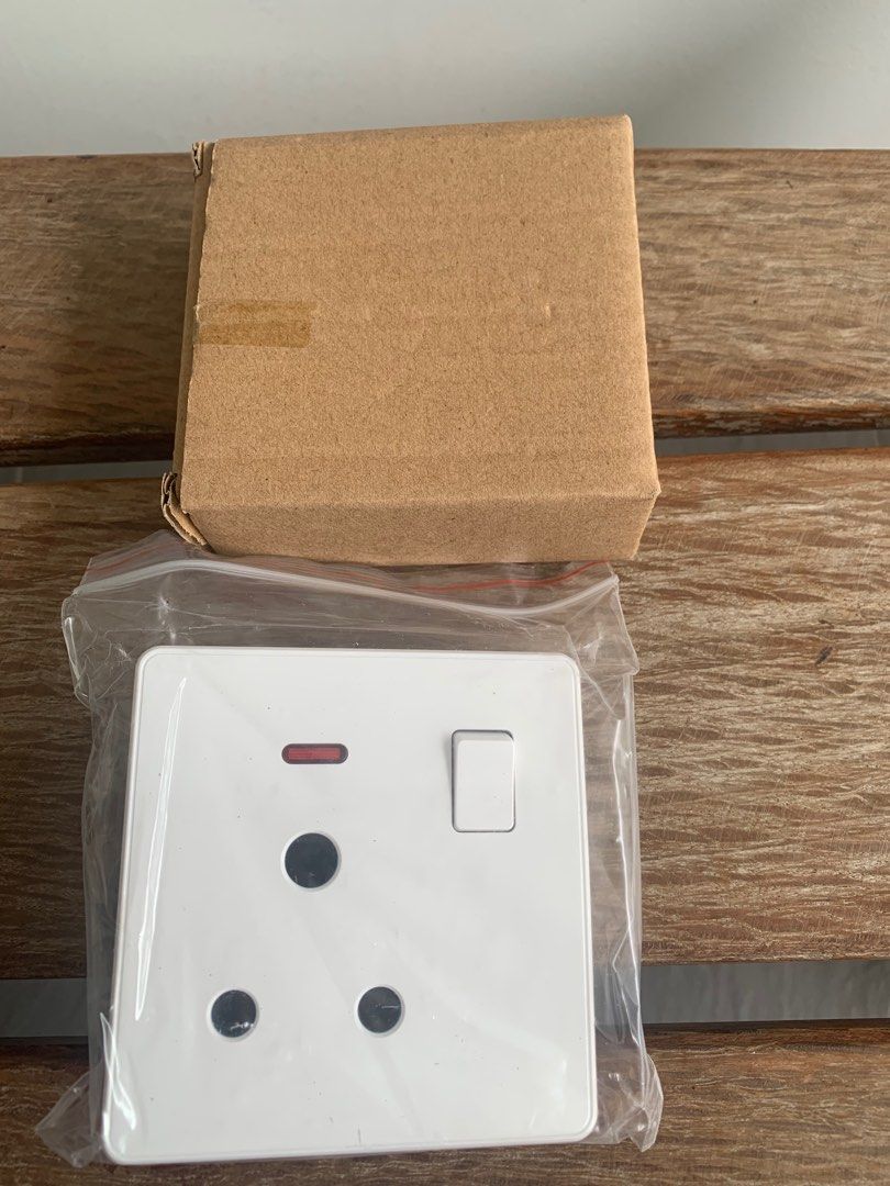 15A socket (Category: Electrical, Adaptors & Sockets) located in Johor Bahru. Submitted by toothless__1801 (Listing ID 1279250060, Image 3). Description: Brand new. Never used. Still in box. .