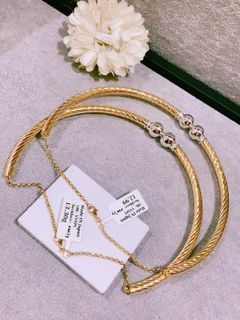 18K Japan  Gold chariol necklace