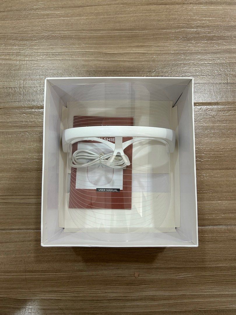 3 Color LED Mask (Category: Face Care) located in Santa Rosa. Submitted by zoeydeguzman (Listing ID 1279310618, Image 2). Description: good as new, works perfectly. pm for more information .