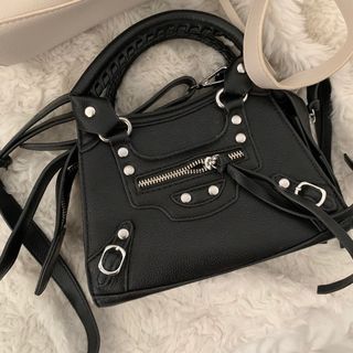 📸 Very aesthetic Black Bag (1,500 each, 2000 for 2)