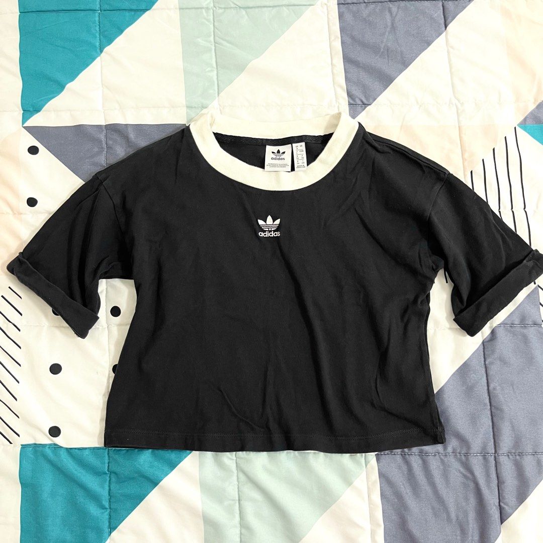 ADIDAS Cropped Shirt Top (Category: Shirts) located in San Luis. Submitted by chengdecluttering (Listing ID 1279312494, Image 1). Description: ADIDAS Cropped Shirt Top •condition: 10/10 •worn twice •mop: gcash •mod: j&t •comes with a freebie 🤍.