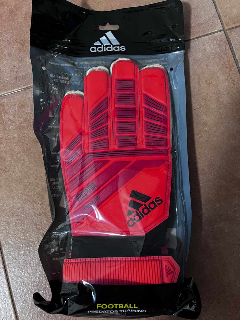 Red adidas hotsell goalkeeper gloves