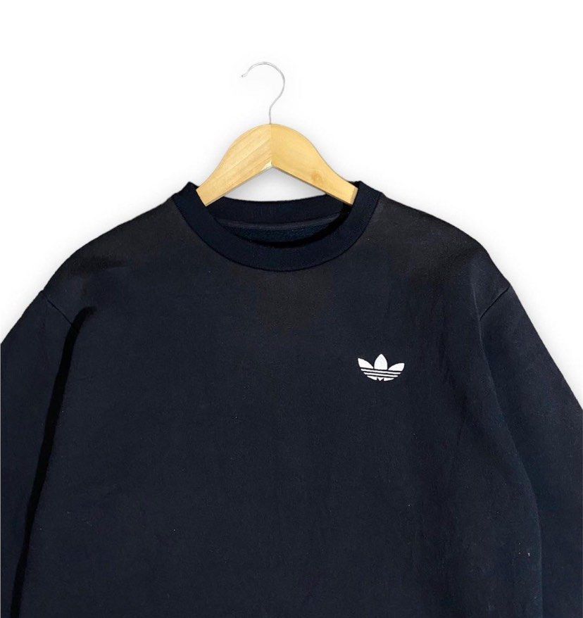 ADIDAS ORIGINALS STREET PACK CREW SWEATSHIRT Women s Fashion