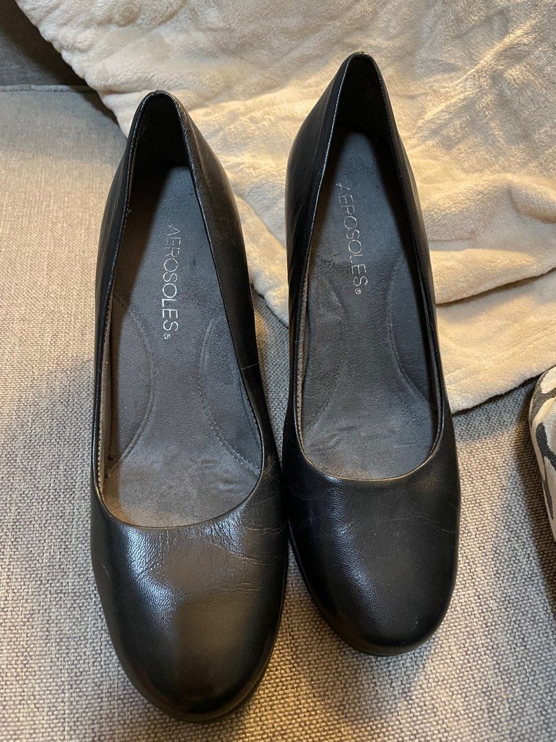 Aerosoles black pumps top