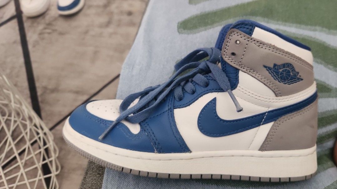 Nike air jordan hotsell 1 retro kids