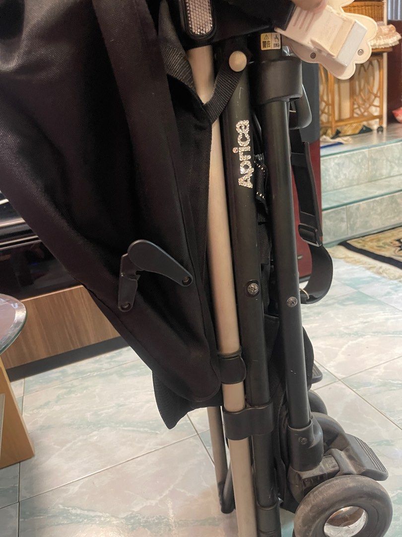 Aprica Stick With Swarovski (Category: Strollers) located in Valenzuela. Submitted by 3ssiastansachajapansurplus (Listing ID 1279263963, Image 2). Description: Like new Super nice Fresh from Japan Location: Valenzuela .