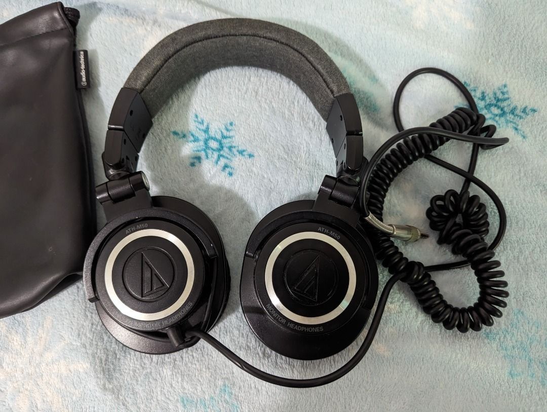 Audio Technical ATH M50 3.5 mm wired (Category: Headphones & Headsets) located in Muntinlupa City. Submitted by tech2000ph (Listing ID 1279365513, Image 1). Description: Working properly but headband is worn off..