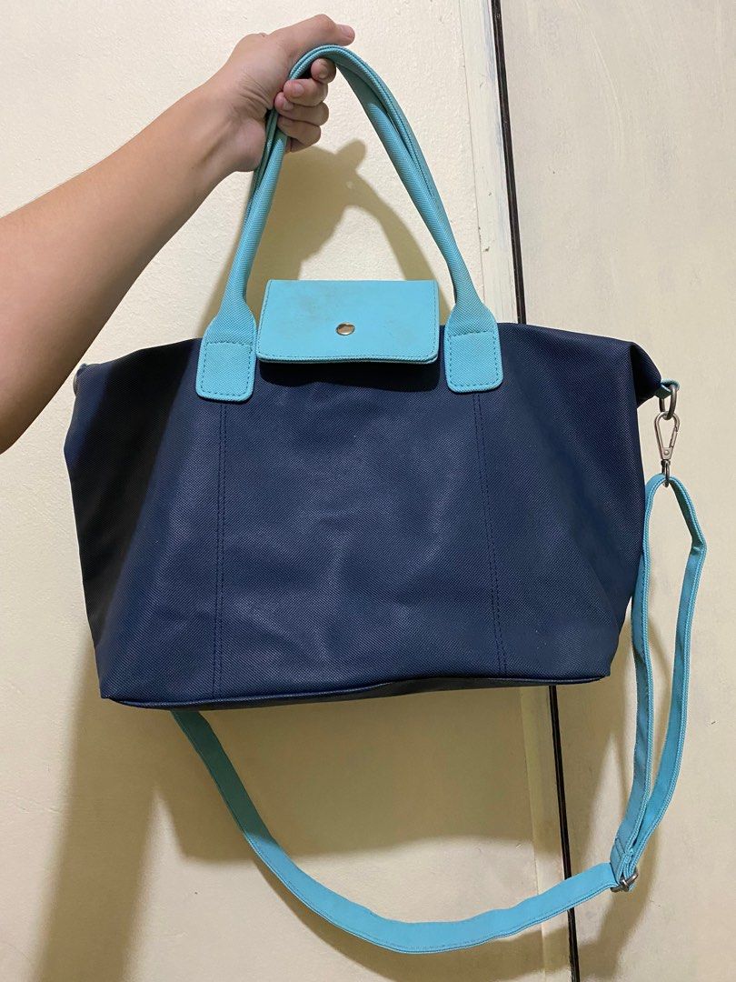 Authentic Egg Bags (Category: Cross-body Bags) located in Quezon City. Submitted by ___rainbow___ (Listing ID 1279388365, Image 1). Description: 390 each! Dont hesitate to chat mee:).