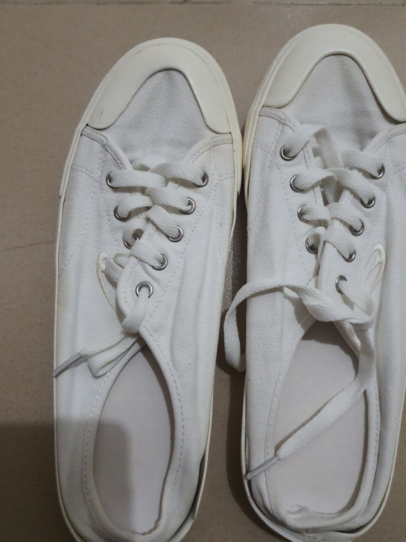 GET 2 AUTHENTIC WORLD BALANCE VALETTA SNEAKERS SIZE 40 HARDLY USED