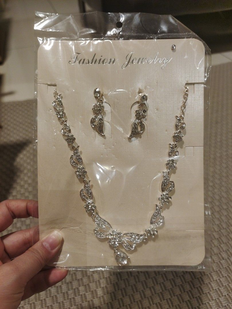 Jessica mcclintock hot sale jewelry sets