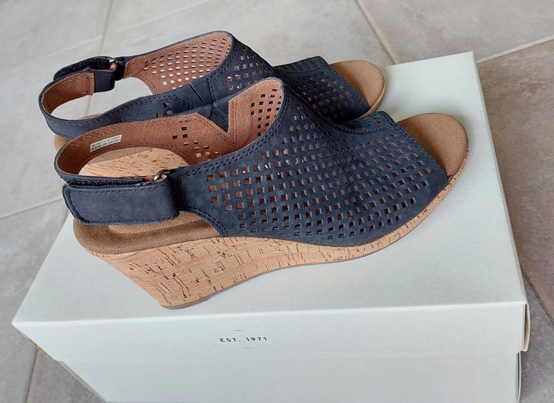 Rockport briah perforated leather wedge sandals clearance