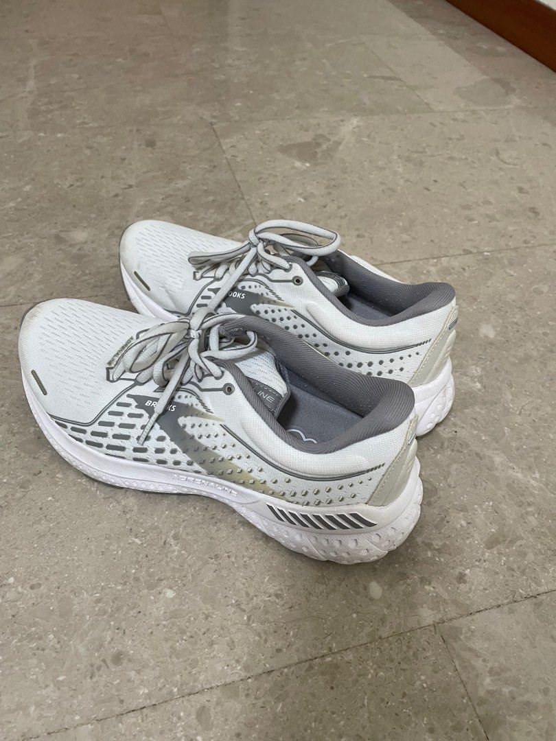 Who sells brooks tennis shoes sale