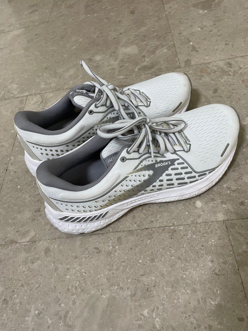 Who sells brooks tennis shoes sale
