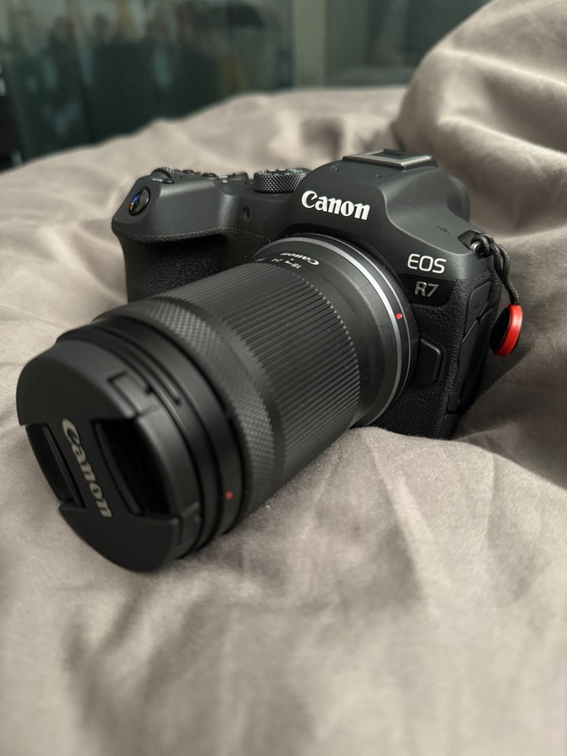 Available at our Store! CANON EOS R7 KIT RF-S 18-45 IS STM LENS, Mirrorless - 32.5MP APS-C CMOS Sensor - Dual Pixel CMOS AF ii - 4K60 10-Bit Video - A versatile
