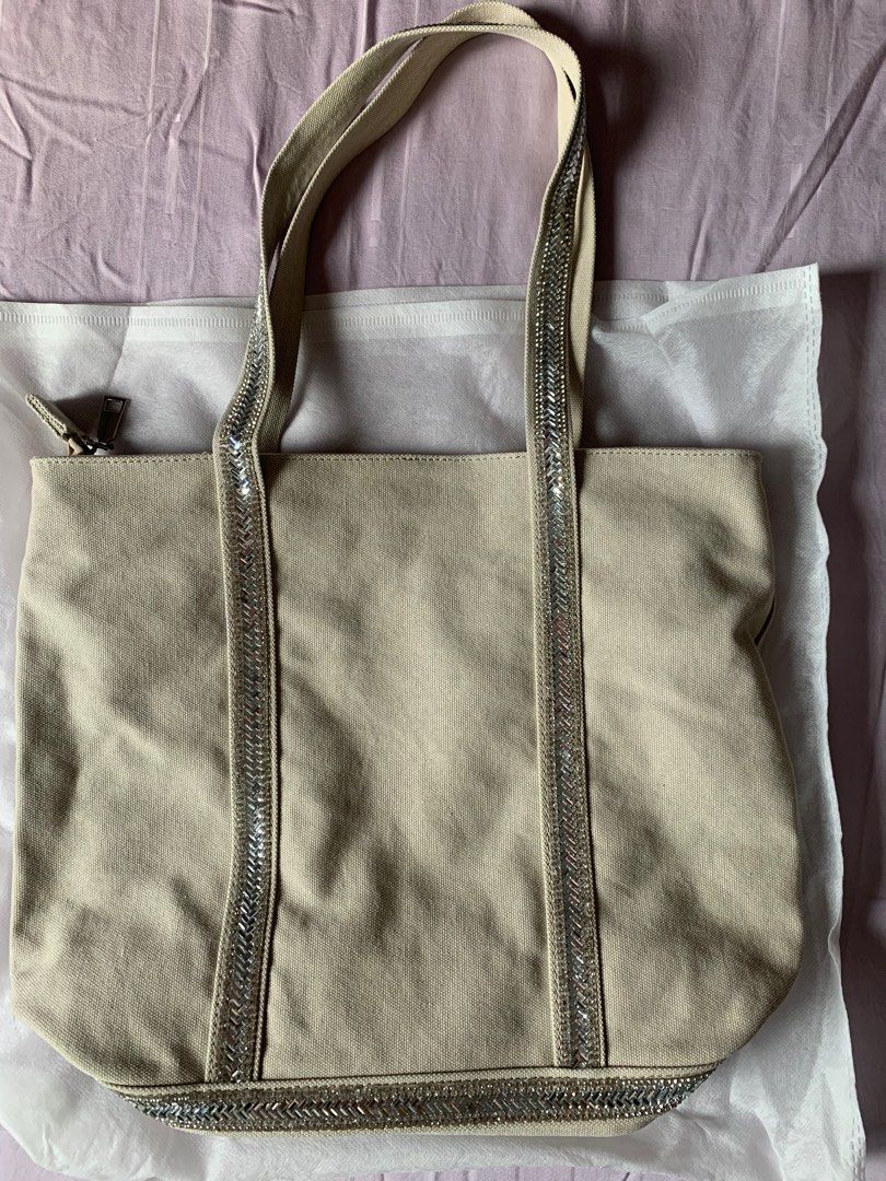 Chic tote hotsell
