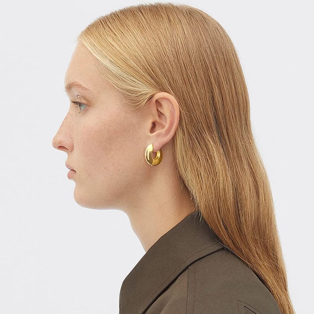 Gold earrings for new arrivals girlfriend
