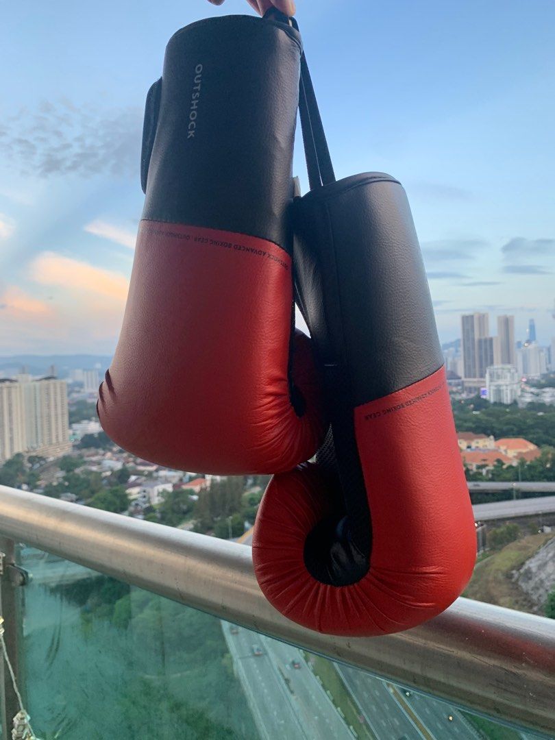 Decathlon outshock boxing glove 14oz, Sports Equipment, Other Sports