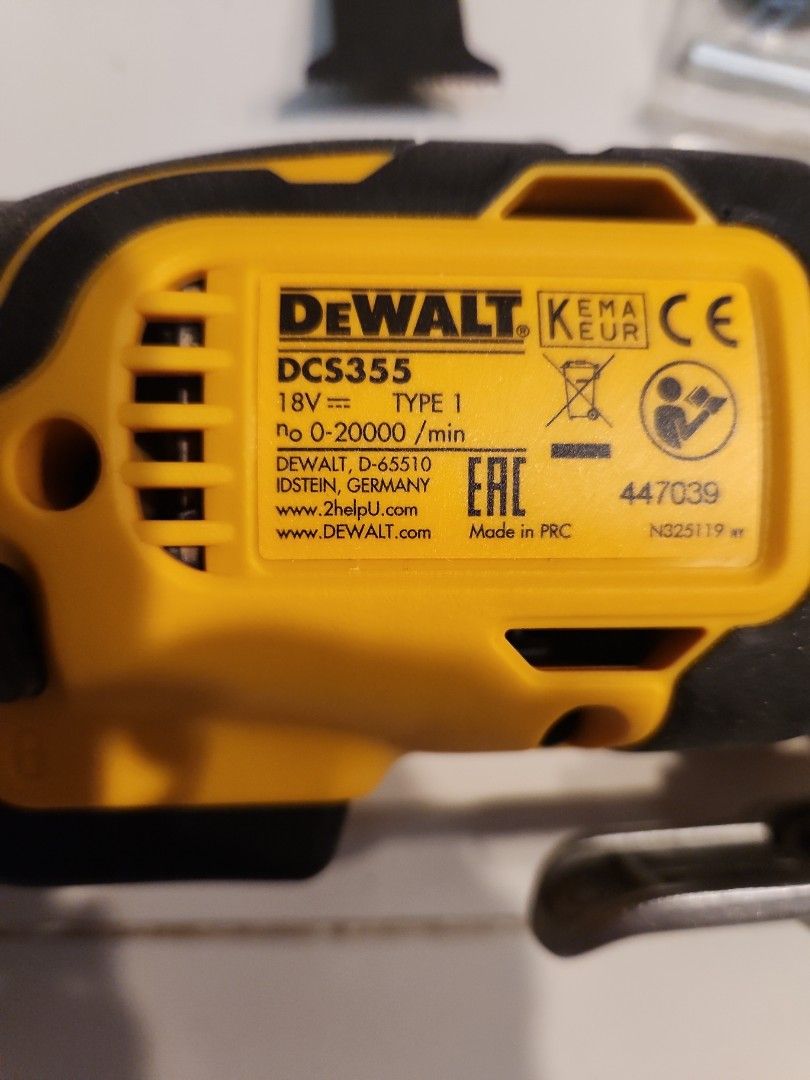 Dewalt 18V oscillating tool with sander pad and blades Furniture