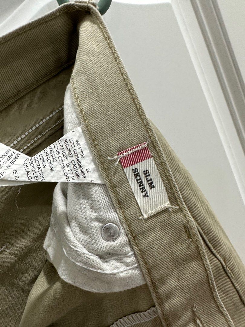Dickies skinny jeans in khaki size 30 Men s Fashion Bottoms