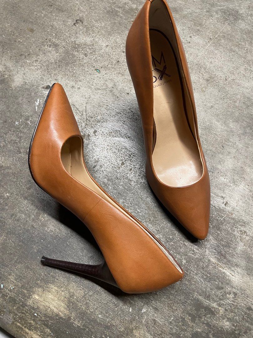 Donald sales pliner heels