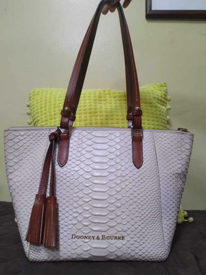 Dooney and on sale bourke caldwell