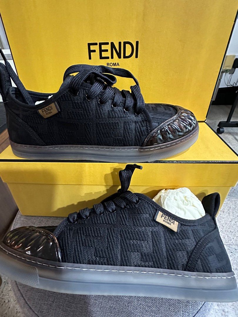 Fendi low top lace up sneaker
