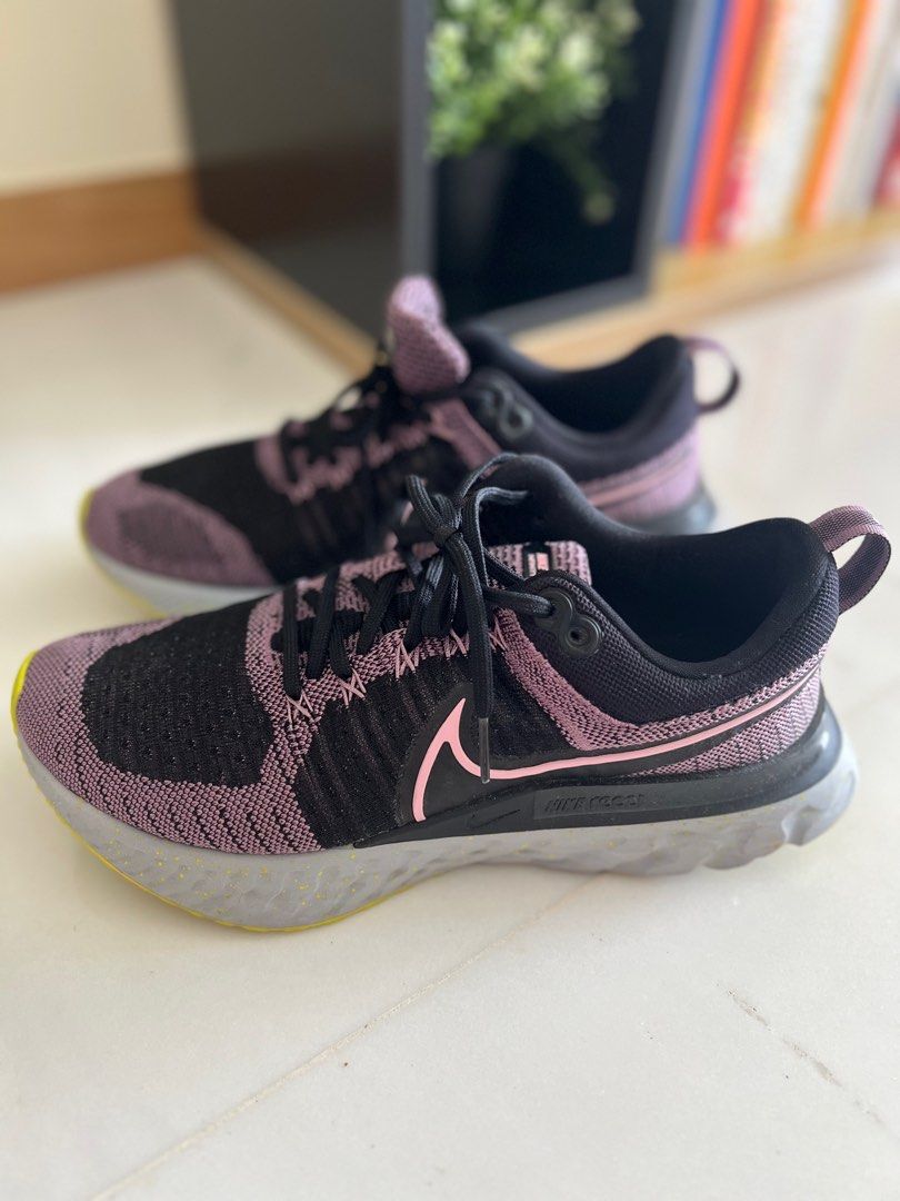 FLASH SALE NIKE SNEAKERS Women s Fashion Footwear Sneakers on