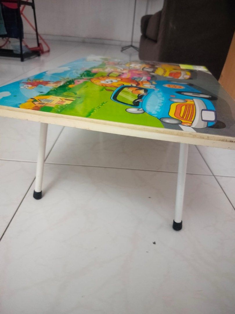 Foldable table (Category: Tables & Sets) located in Singapore. Submitted by natlim99 (Listing ID 1279244194, Image 2). Description: .