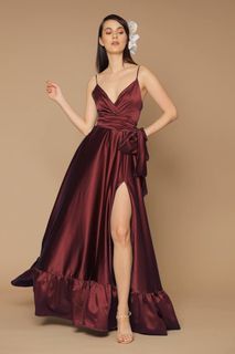 for rent: zoo label gown
