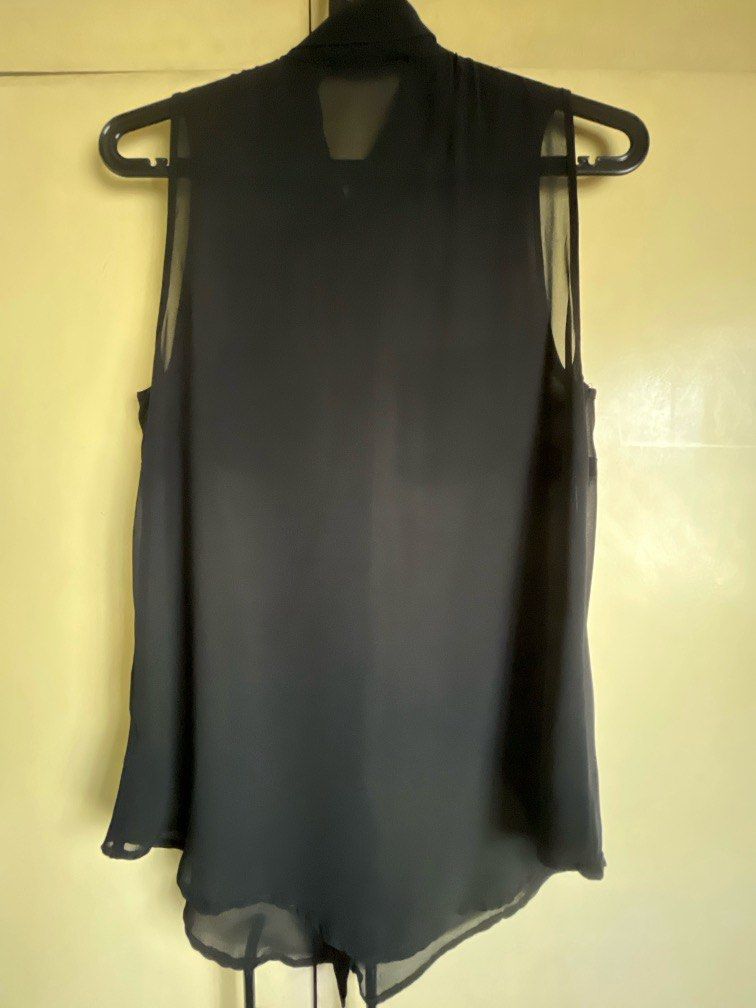 Forever 21 clearance sleeveless blouse