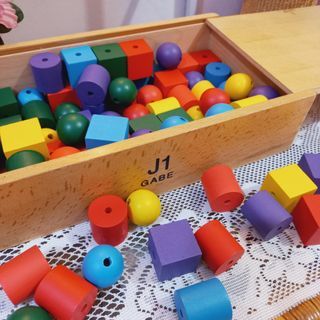 Froebel Gabe J1 wooden beads montessori toy