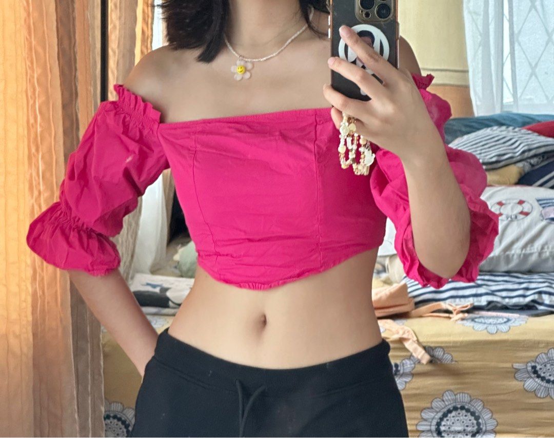 Fuchsia pink tiny top (Category: Others Tops) located in Mandaluyong City. Submitted by tenohthree (Listing ID 1279263009, Image 2). Description: Real cute obviously. Barbie beach vibe if paired with daisy dukes 💅🏼.