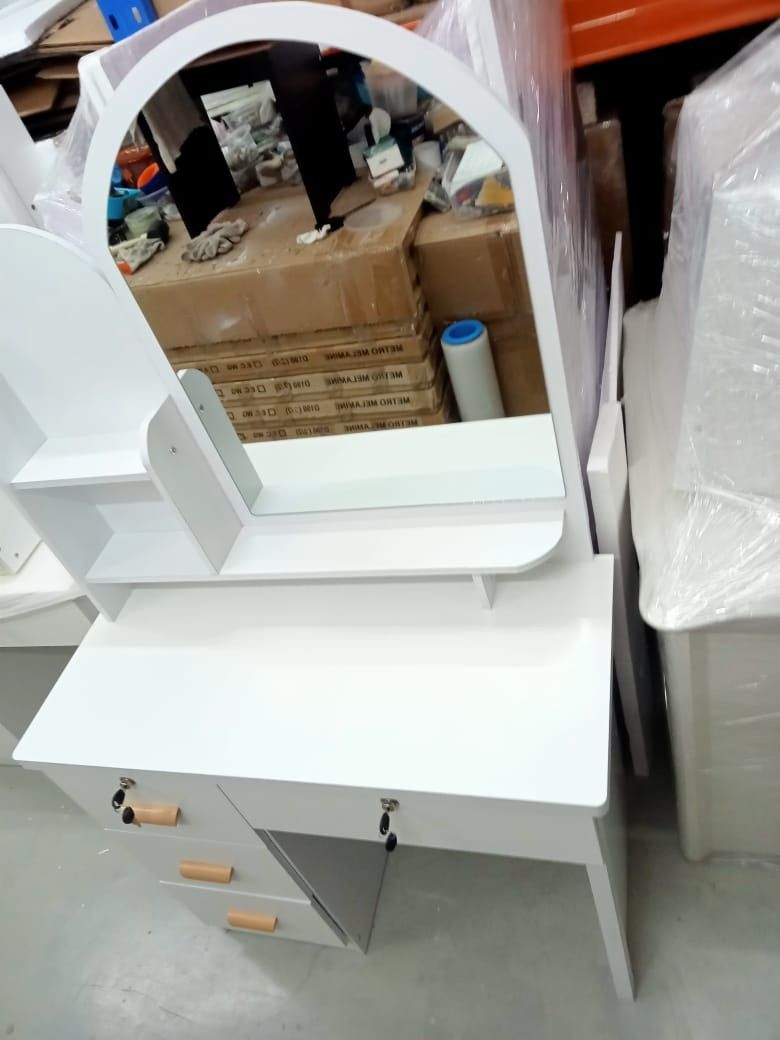 [FULLY ASSEMBLED] Dressing Table, Furniture & Home Living, Furniture