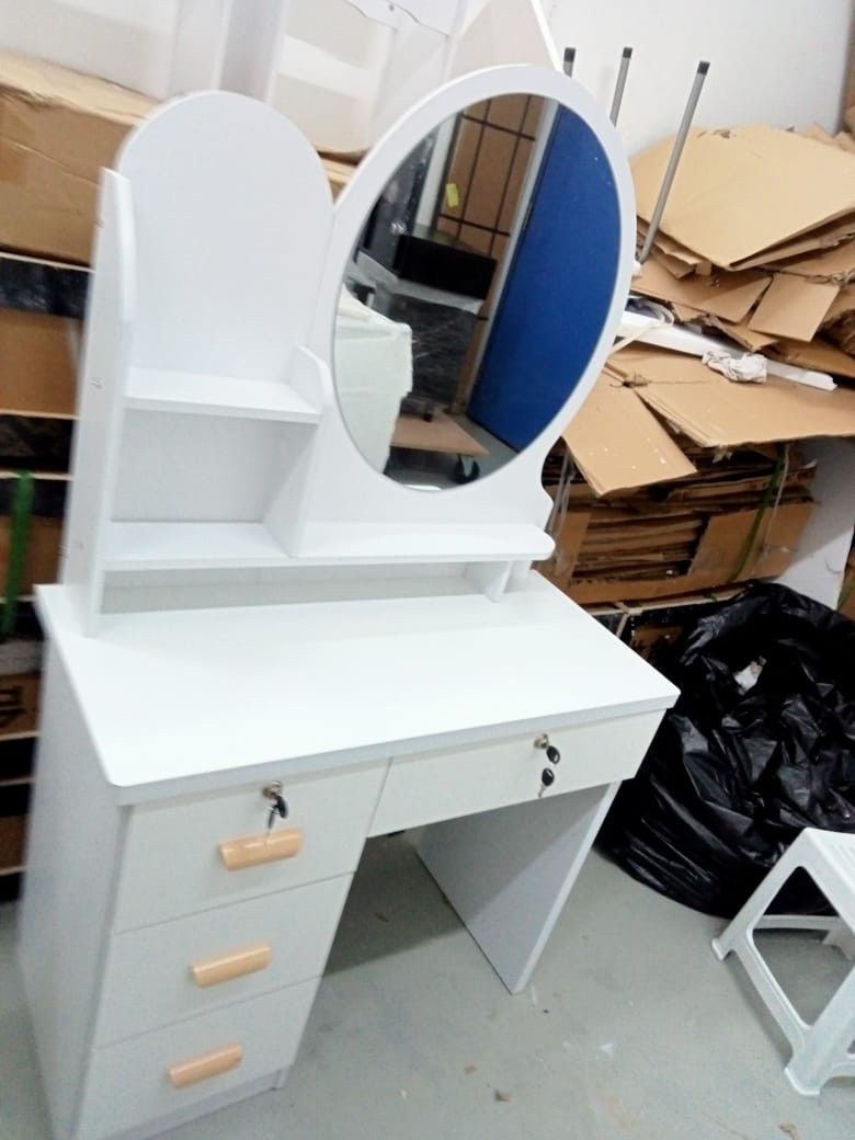 [FULLY ASSEMBLED] Dressing Table, Furniture & Home Living, Furniture