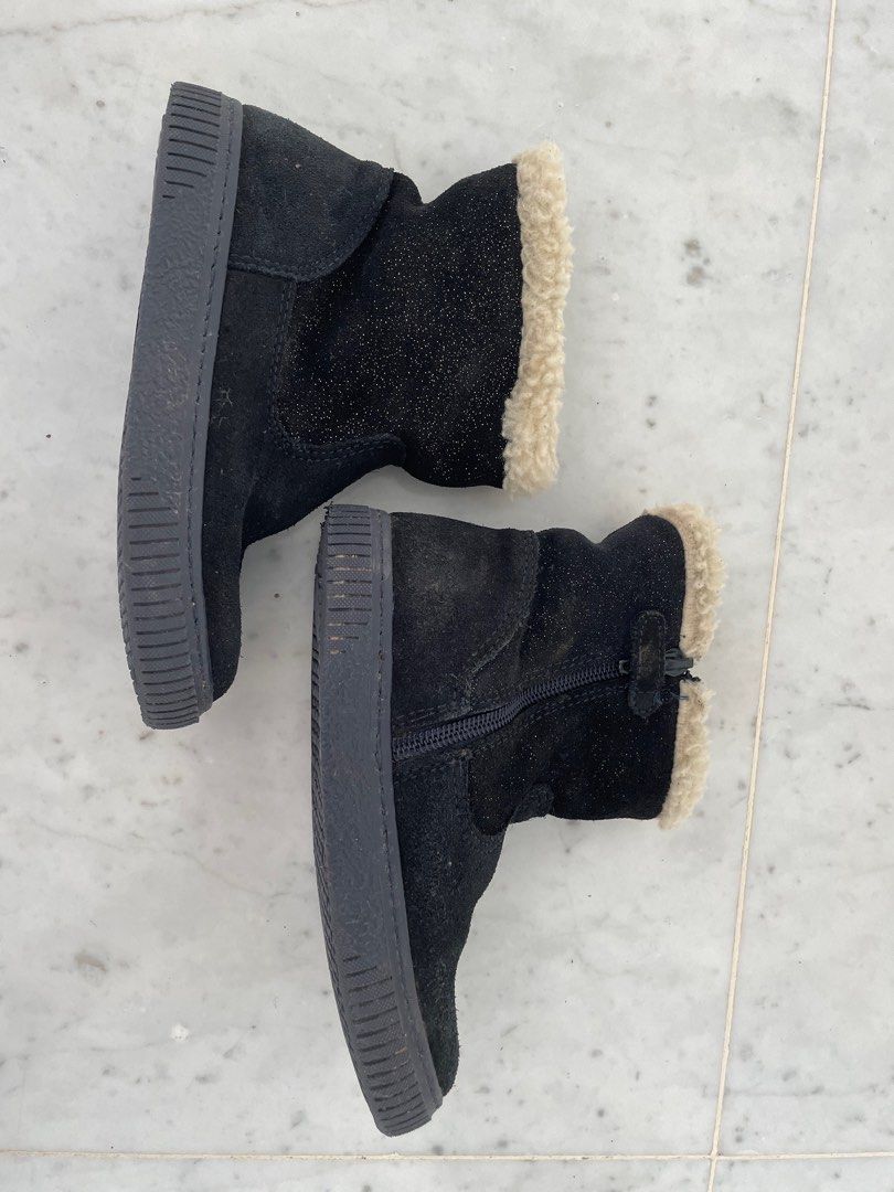 Girls navy clearance ugg boots