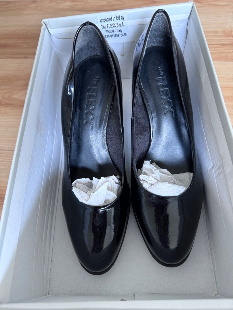 Glossy pumps cheap