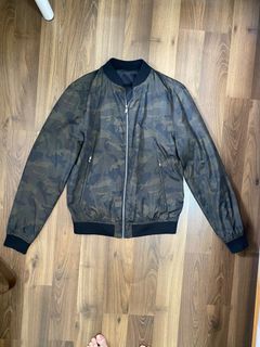 (Category: ) located in . Submitted by yijieee_ (Listing ID 1279368784, Image 1). Description: .