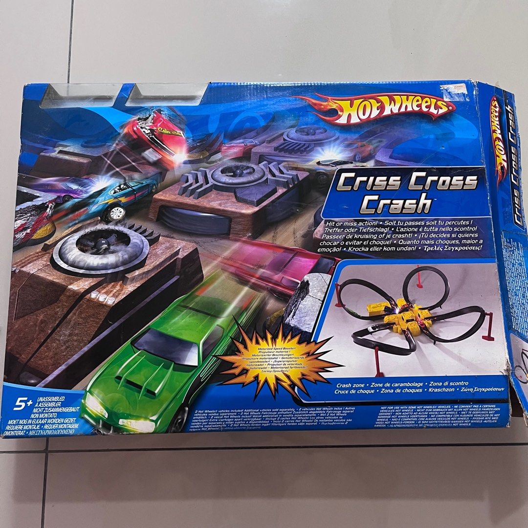 Hot wheels criss best sale cross crash compatible cars