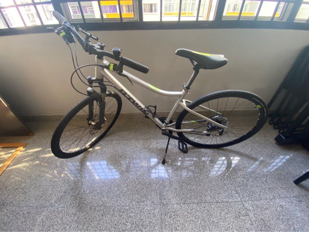 Hybrid bike with top hydraulic disc brakes