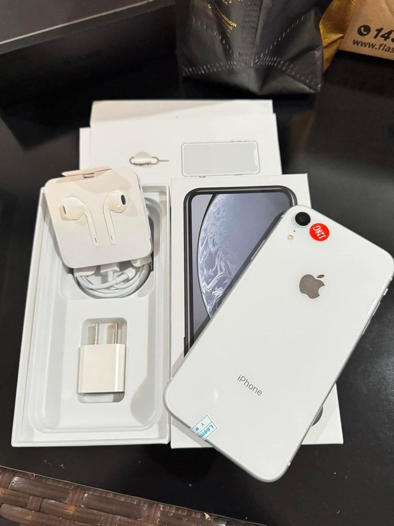 Iphone XR 128gb (Category: iPhone X Series) located in Santa Rosa. Submitted by chikikayyyy (Listing ID 1279367076, Image 1). Description: Asan napo makukulit 🤣 Iphone xr 128gb Hongkong stocks Dual sim openline Any sim pwede 100 beta Complete with box only.