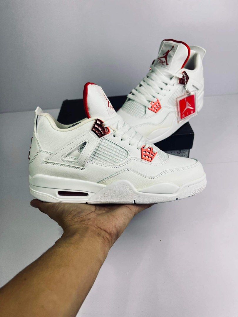 j4 white red