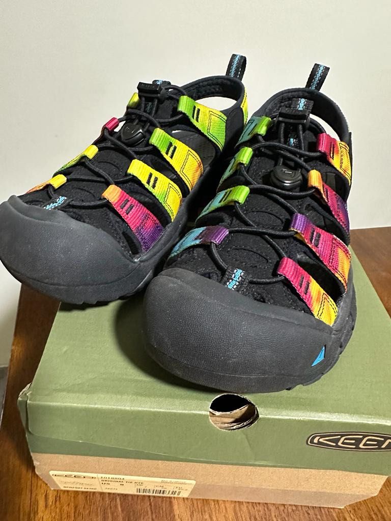 Keen newport retro discount tie dye womens