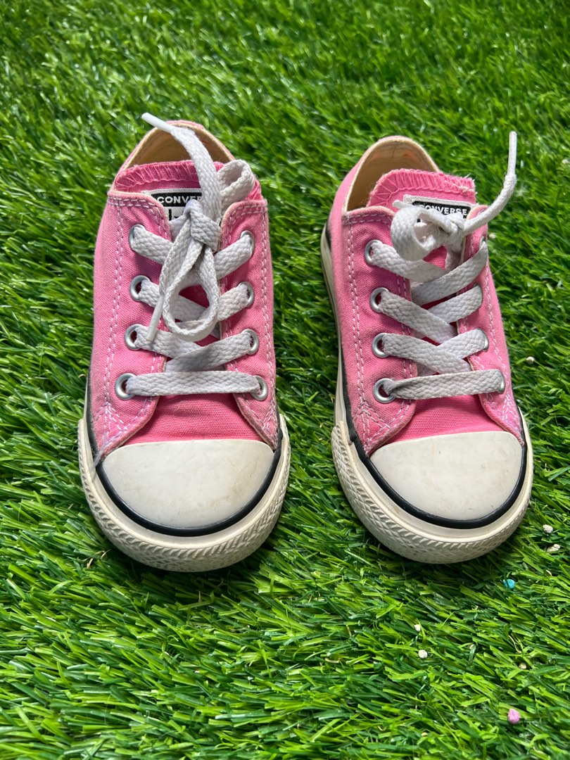 Girls converse outlet size 6