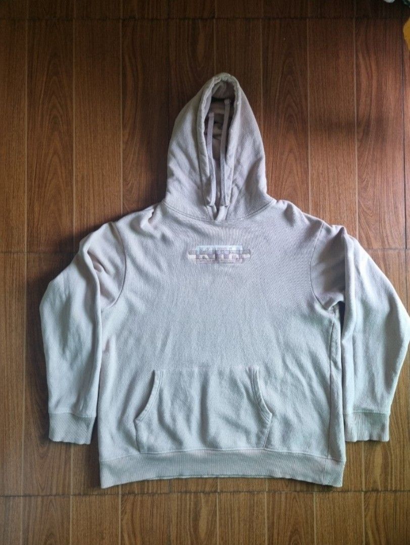 Kith strike shop box logo