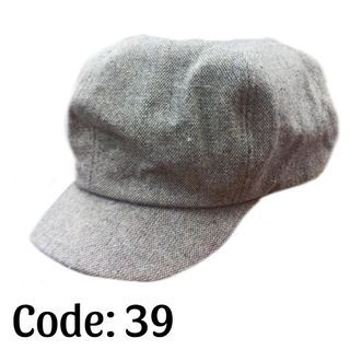 Light gray wool beret hat
