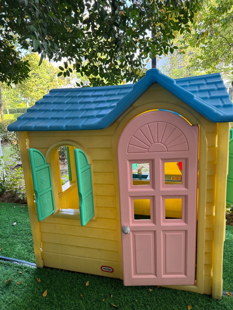 Little Tikes Country Cottage Playhouse Hobbies Toys Toys