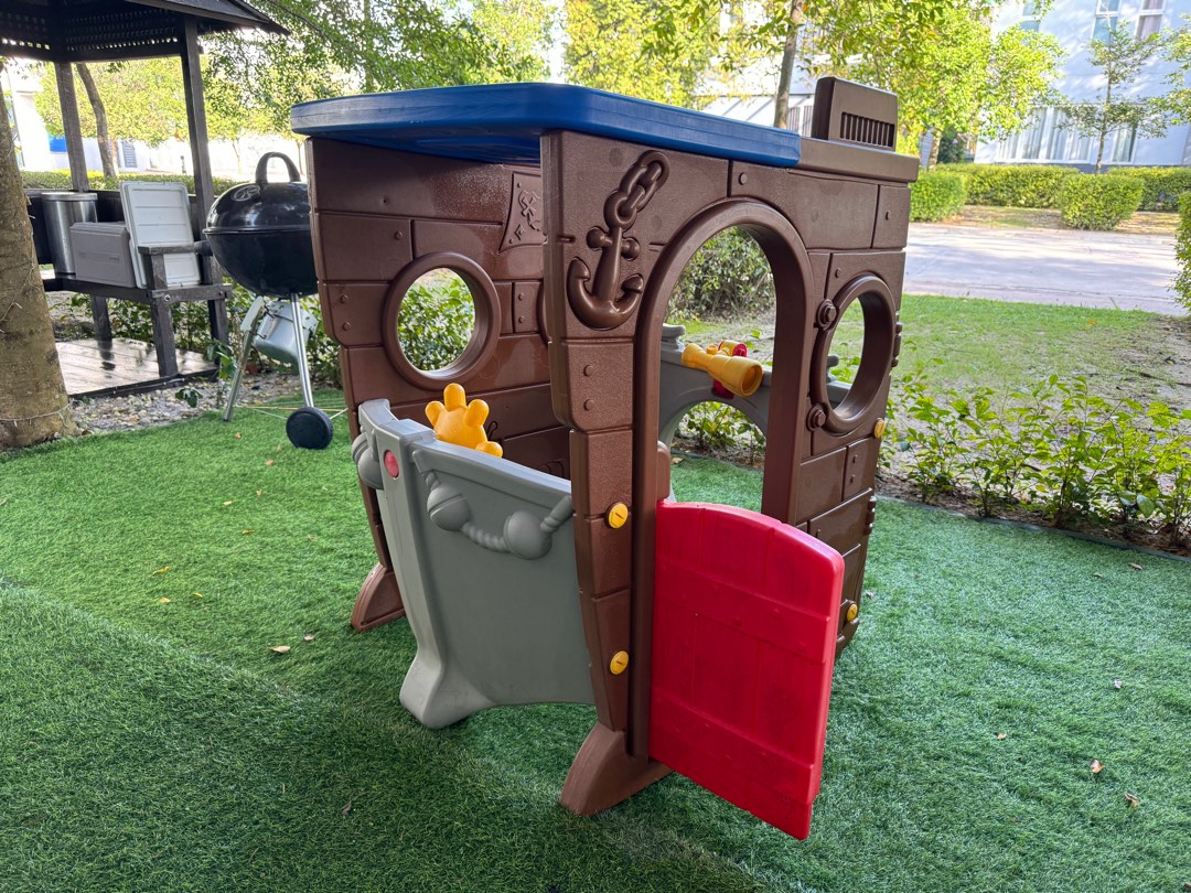Little tikes boat playhouse hot sale