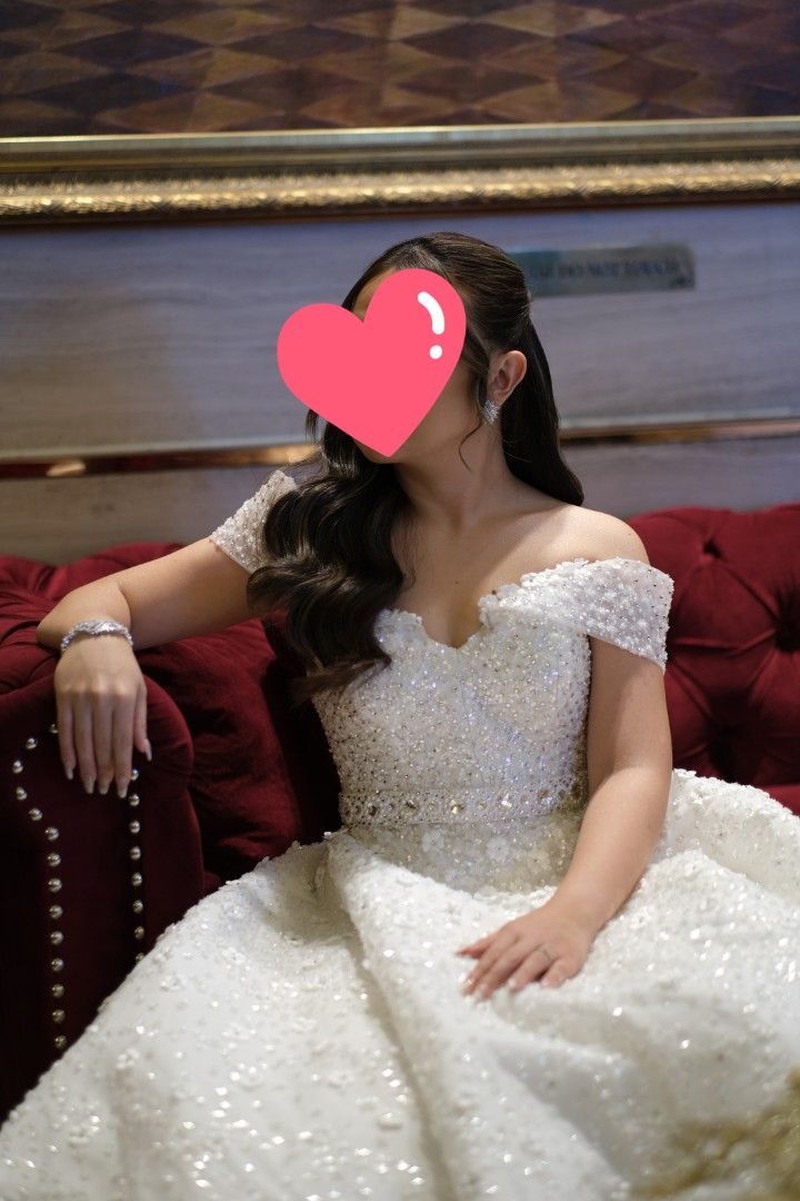 Umbrella type gown top