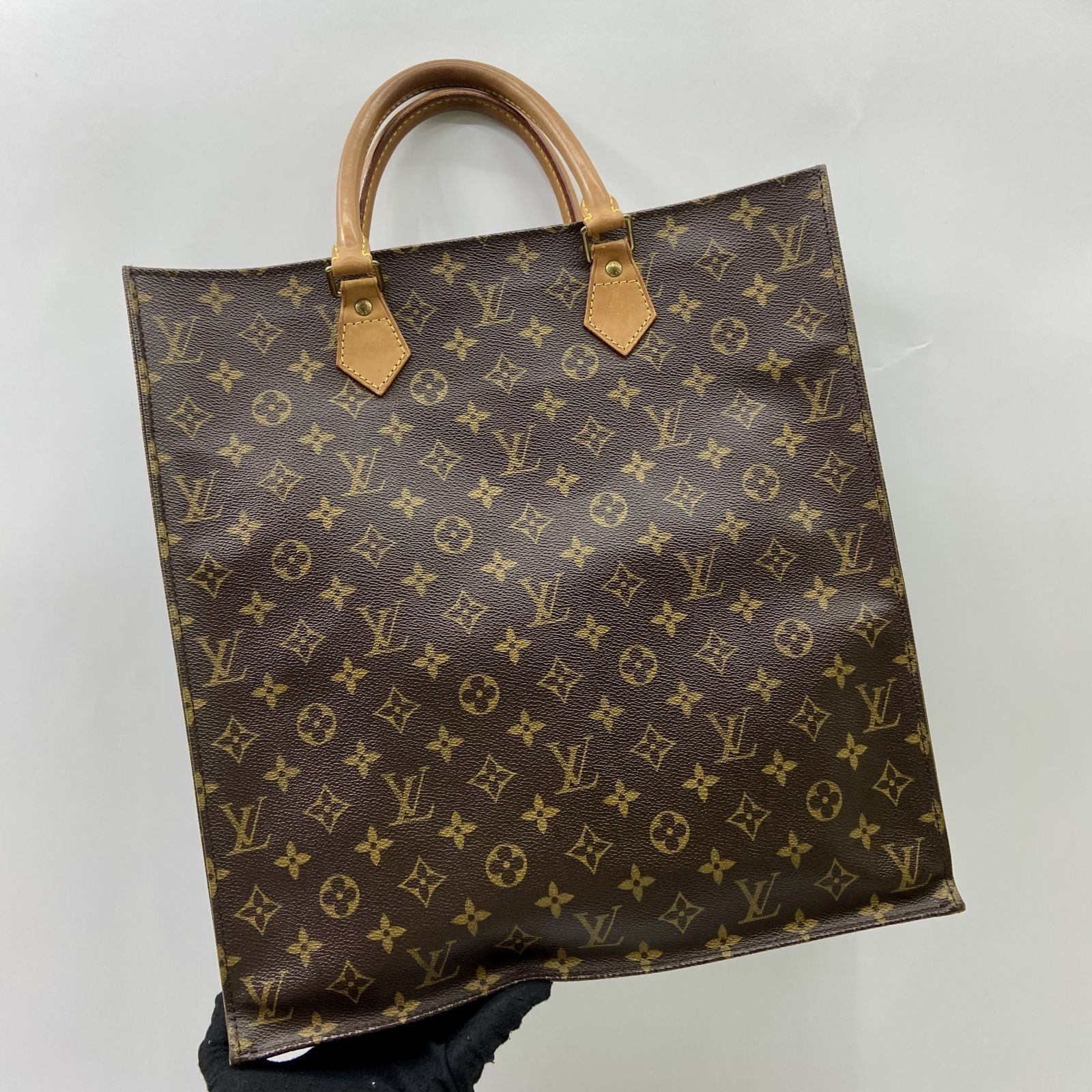 Louis vuitton classic tote top
